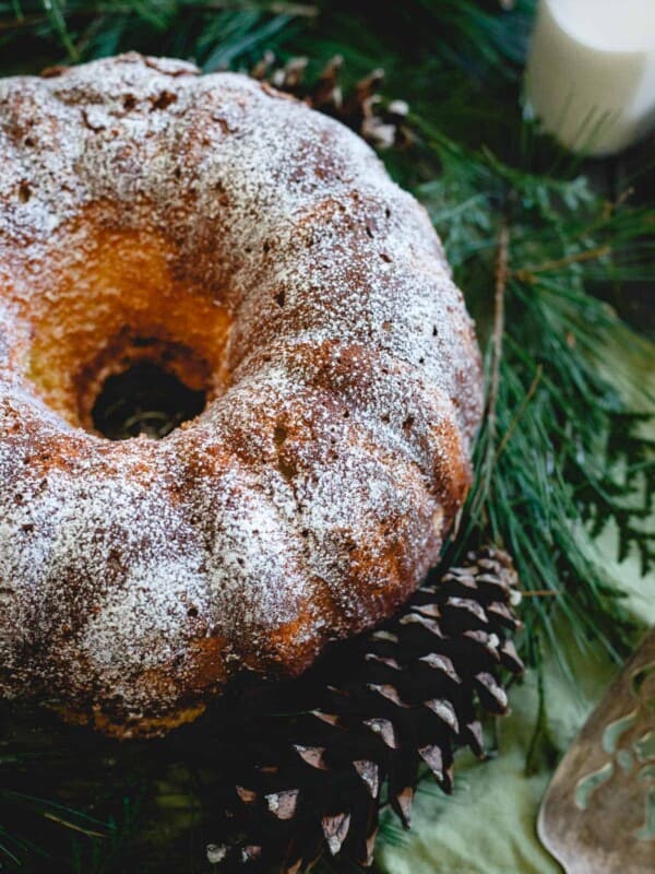 This apricot brandy pound cake is so incredibly easy to put together, perfect for the holidays and absolutely delicious, a showstopper of flavors!