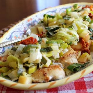 Chicken with Leeks Apples and Sun-dried Tomatoes