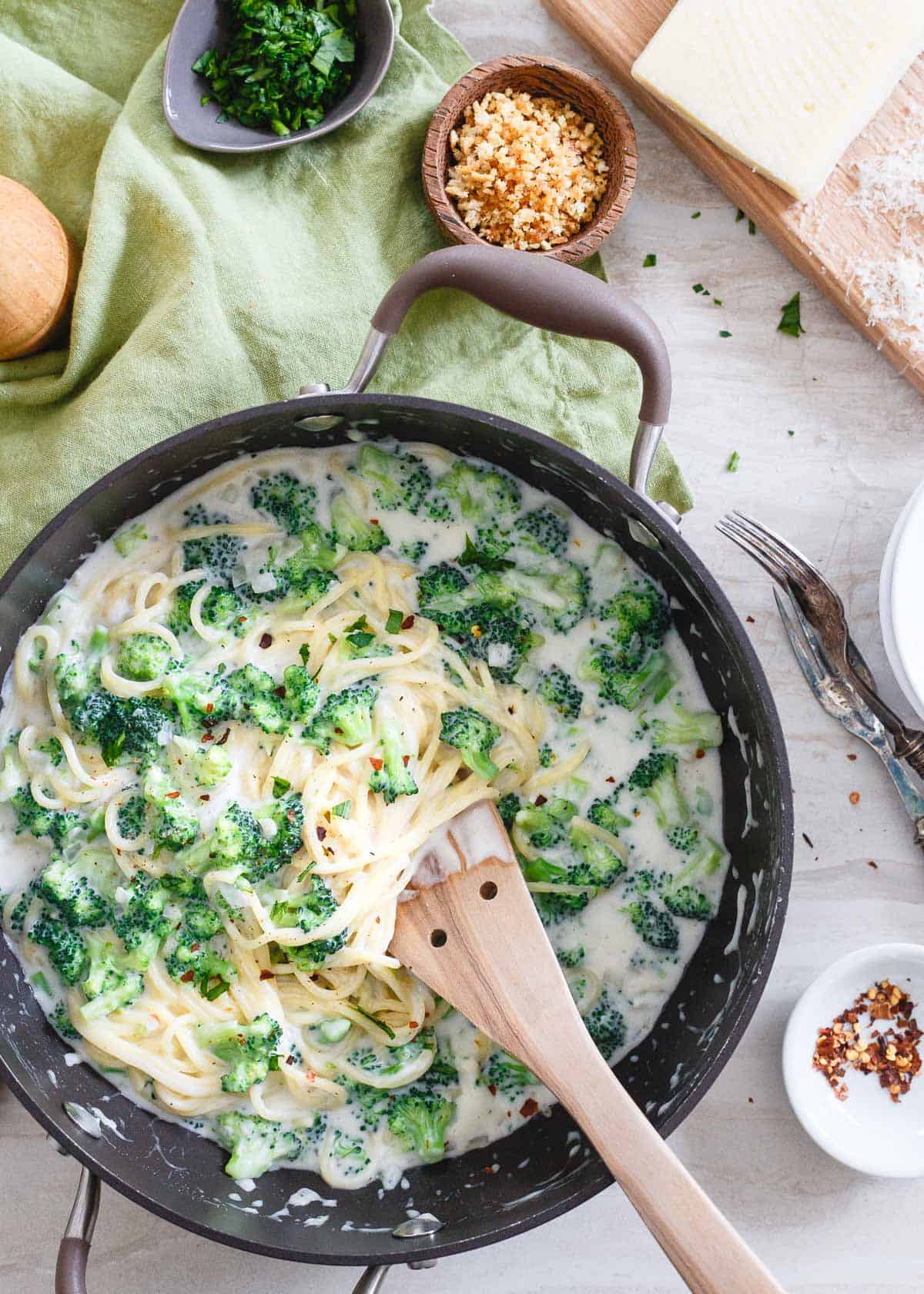 This healthier take on spaghetti alfredo is filled with broccoli and won't bust your diet.