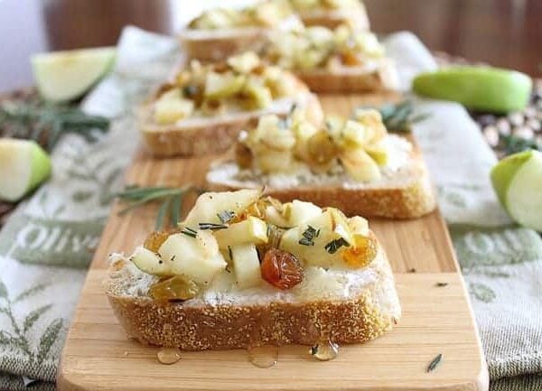 Rosemary apple and goat cheese crostini