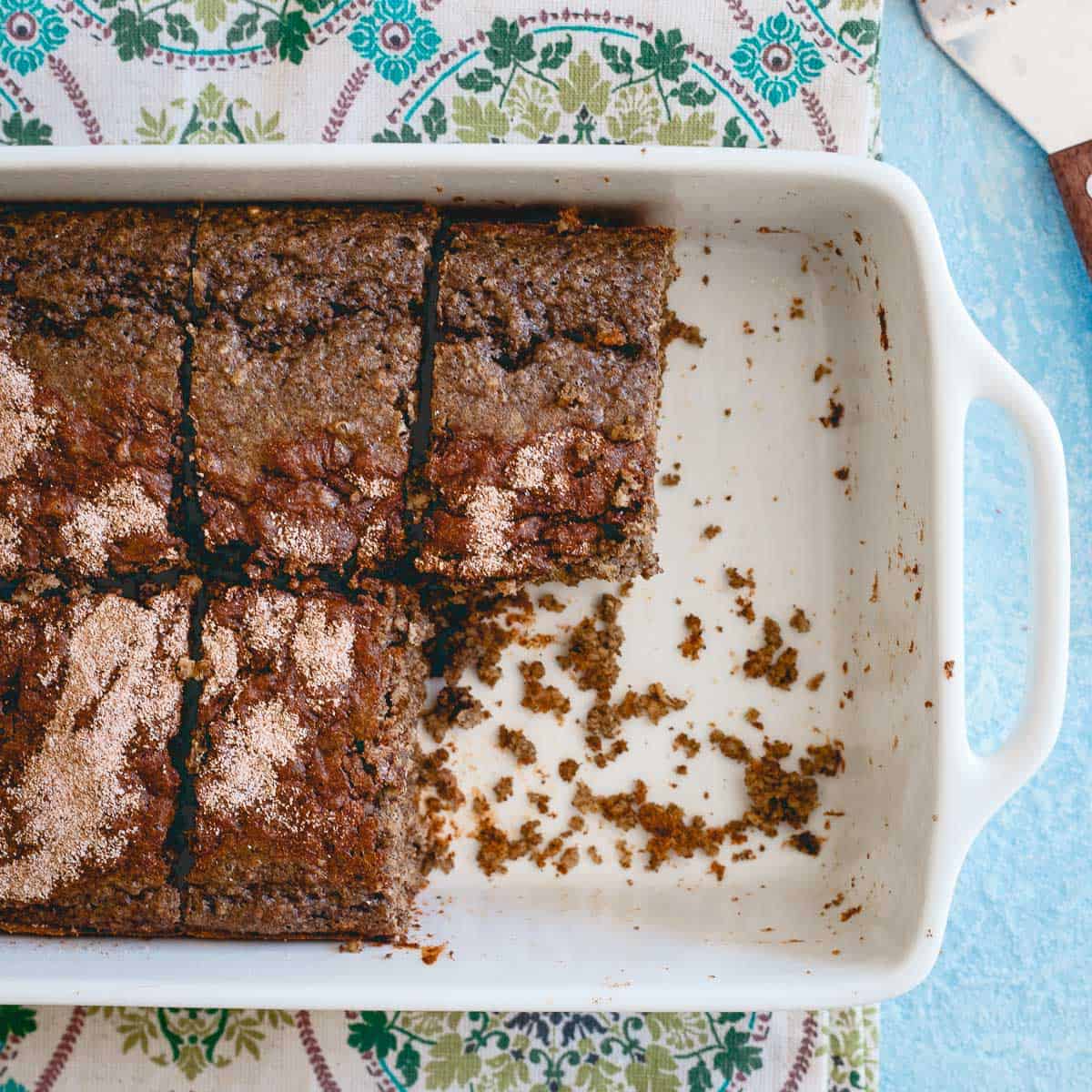 A healthy snack that tastes like coffee cake! You can't go wrong with these high protein cinnamon cake bars.