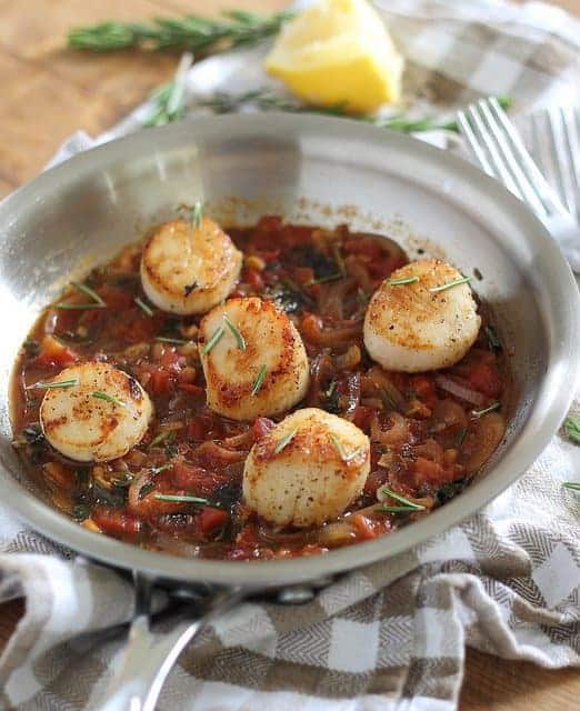 Lemony tomato herb scallops