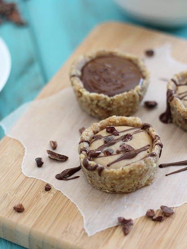 Raw walnut and pecan tartlets