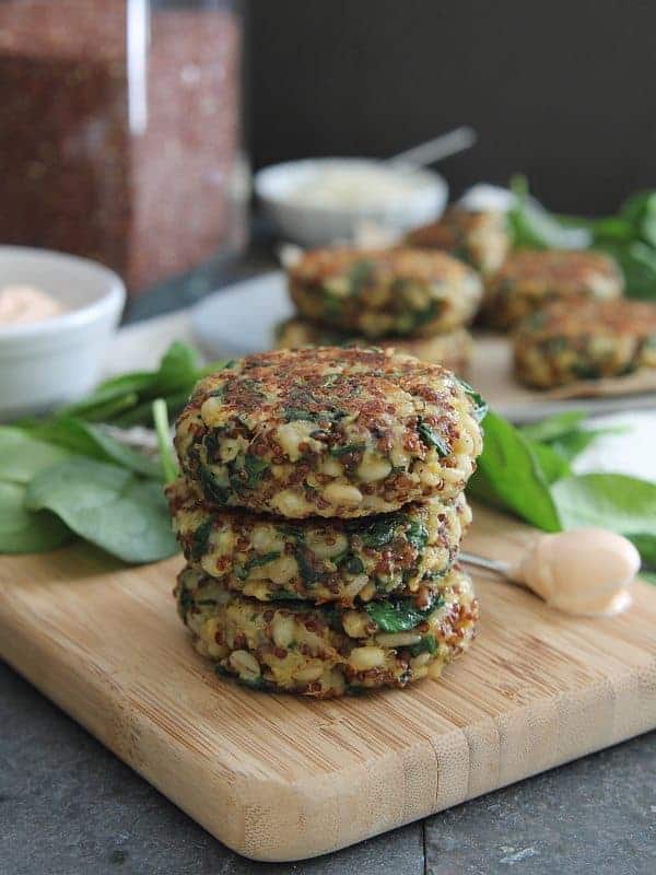 spinach and cheddar quinoa cakes with creamy buffalo dip