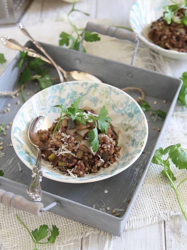Buckwheat risotto made with mushrooms and leeks