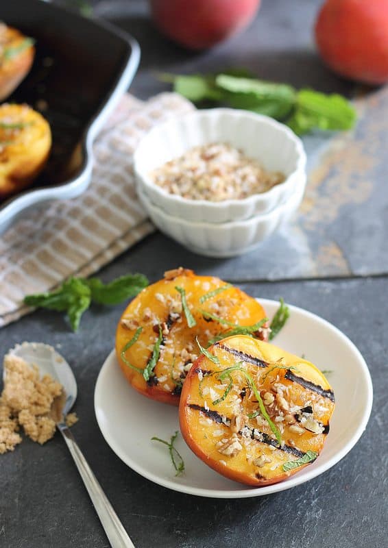 Grilled Peaches with Brown Sugar Pecan Crumble | runningtothekitchen.com