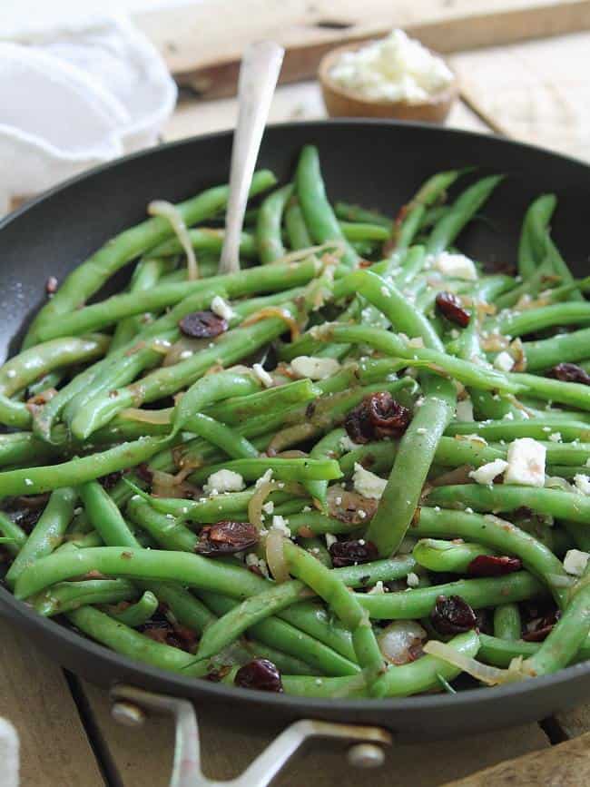 Green beans, cherries, caramelized onions and crispy ham