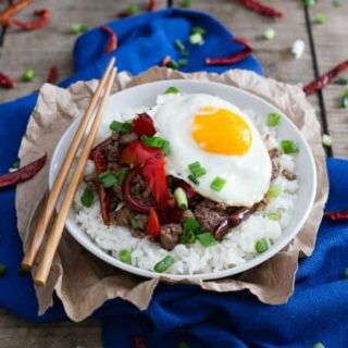 Spicy Beef and Red Pepper Rice Bowl