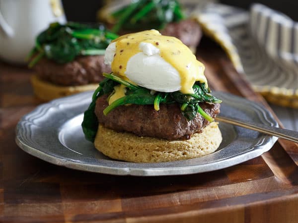 Burger Eggs Benedict