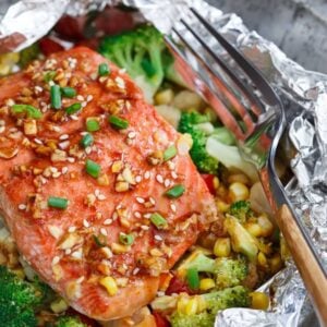 Sriracha honey salmon vegetable packets.