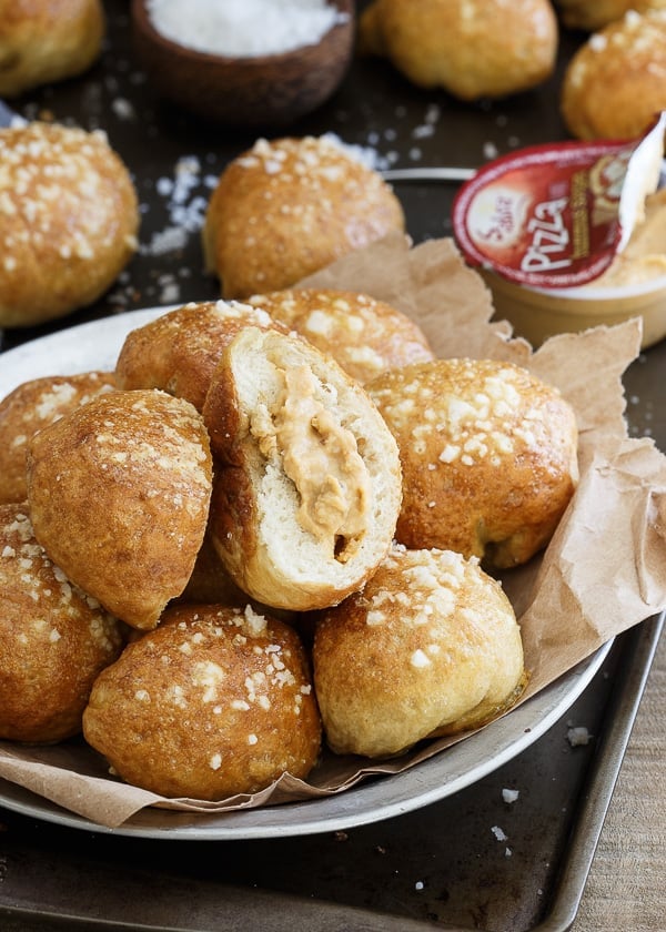 Hummus pretzel bites