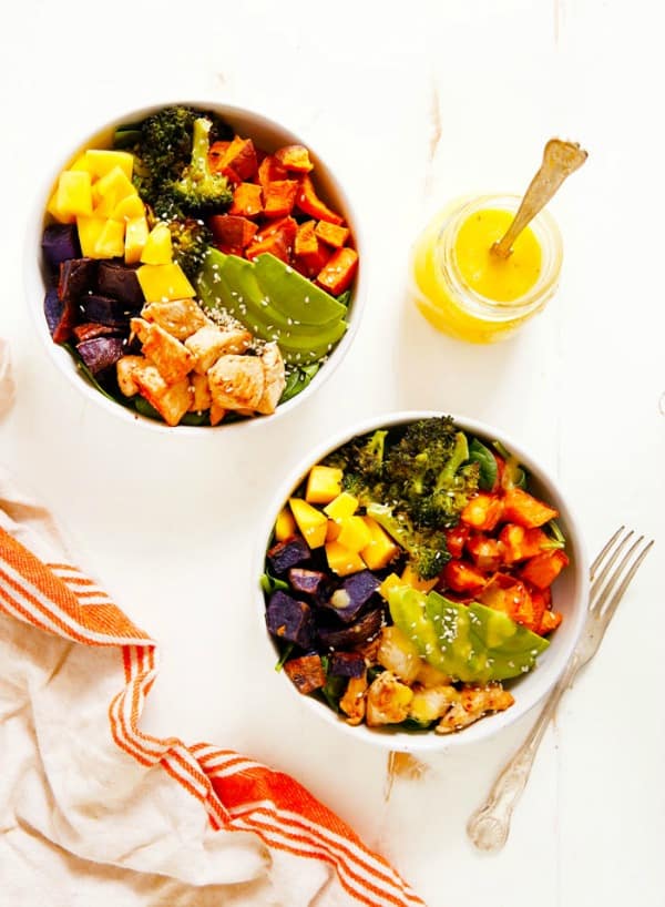 Chicken-Buddha-Bowl-with-Spicy-Mango-Sauce