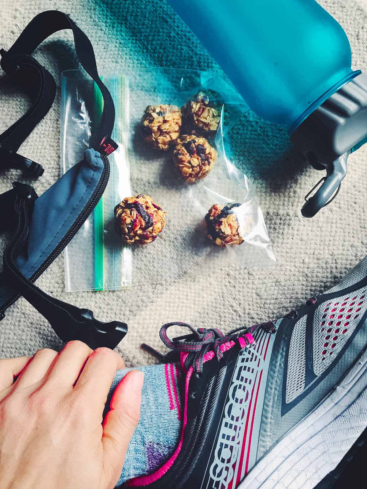 No bake oatmeal cookie bites filled with cranberries and orange are great to fuel up with before your long run or workout.