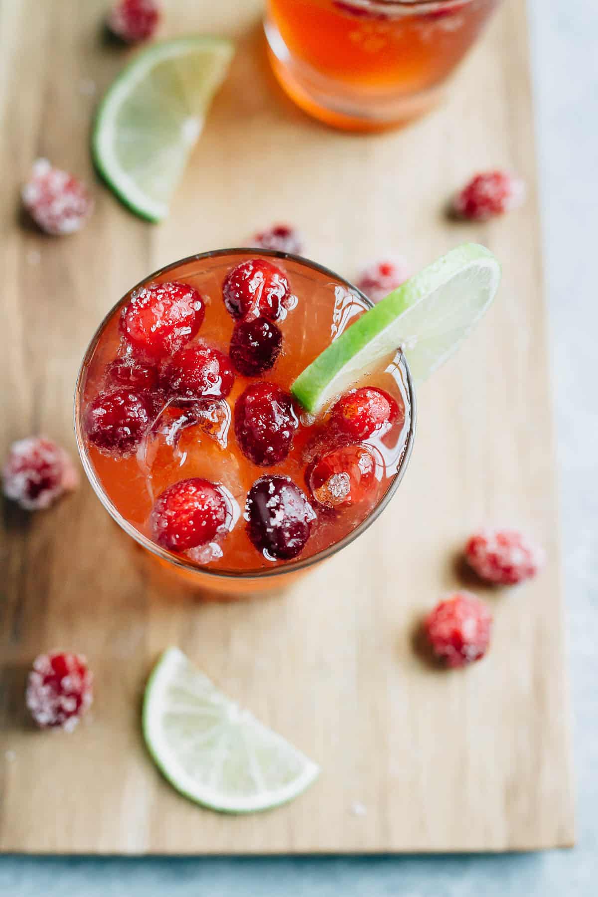 sparkling-vodka-cranberry-with-lime