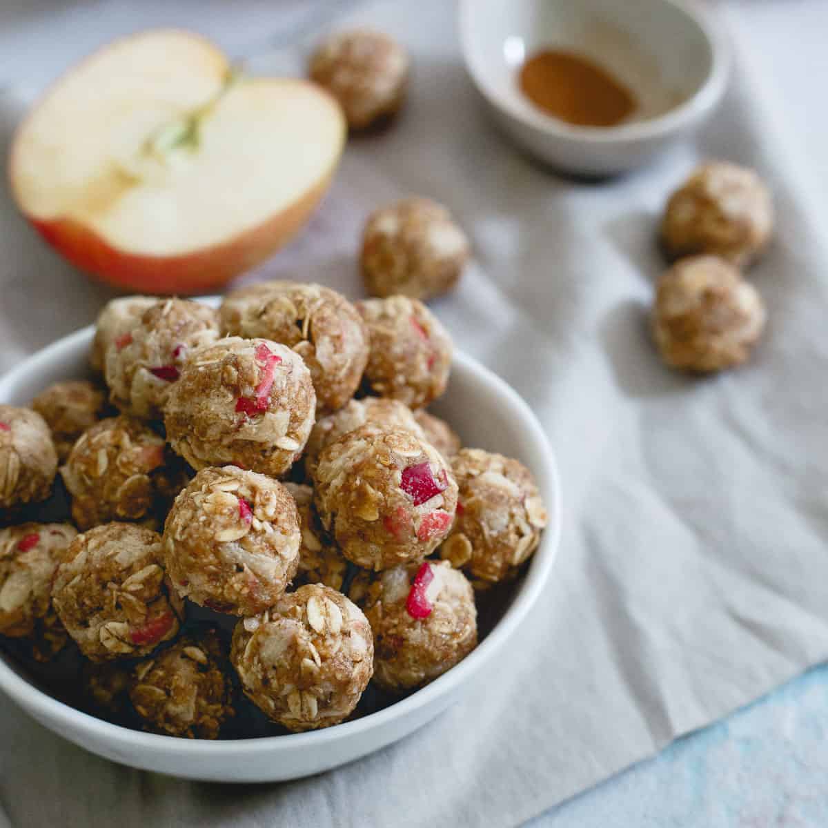 These apple cinnamon cookie bites are made with oats, cashew butter and real pieces of fresh apples. They're packed with cinnamon flavor and taste like a chewy sweet cookie!