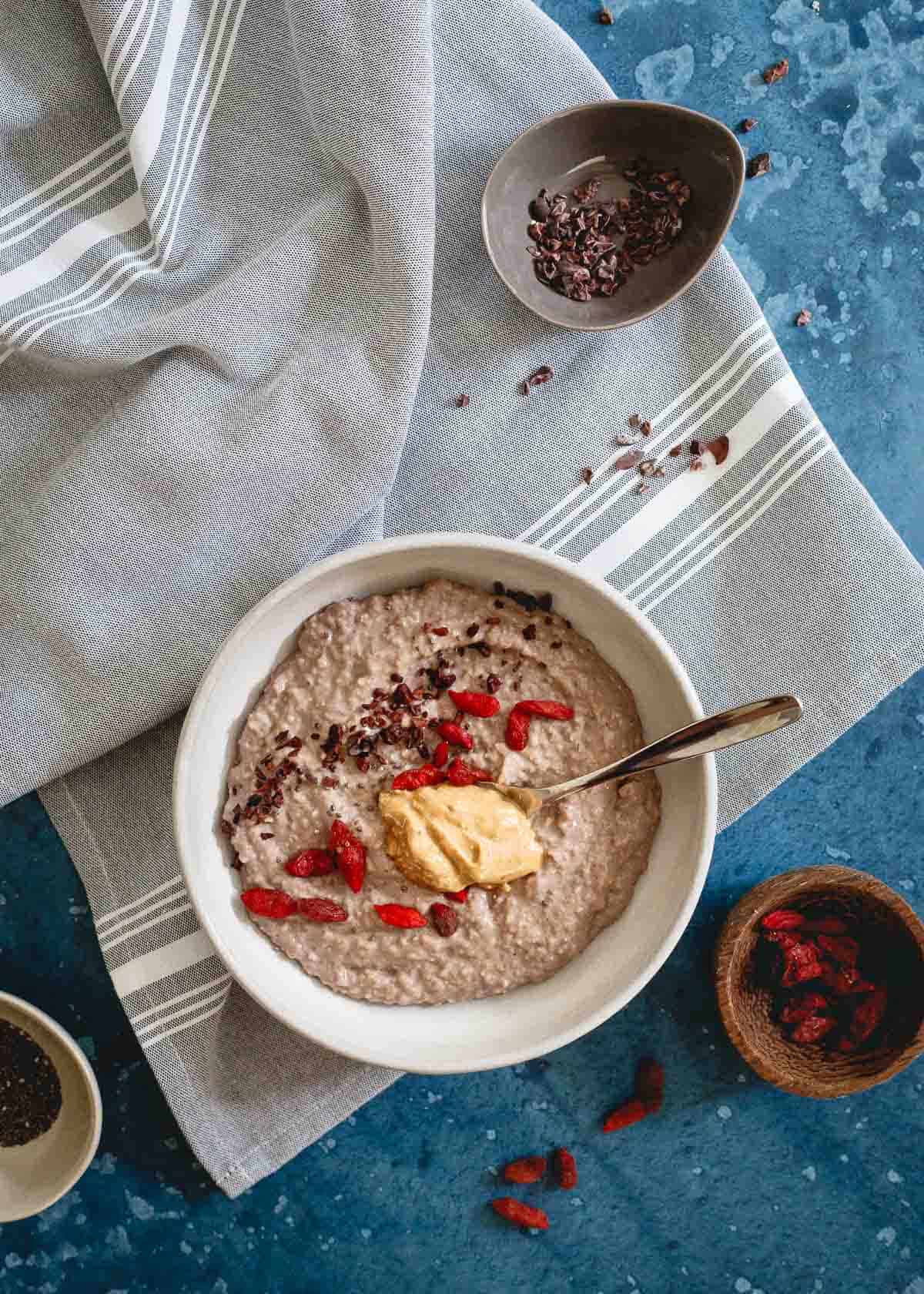 Refuel after your workout with this easy bowl of chocolate protein oat bran.