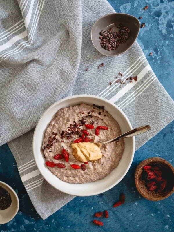 Refuel after your workout with this easy bowl of chocolate protein oat bran.