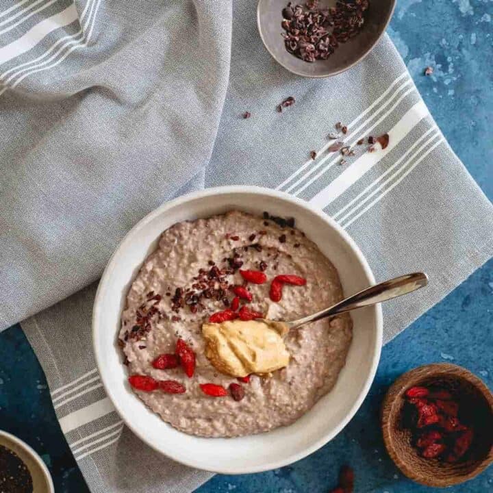 Refuel after your workout with this easy bowl of chocolate protein oat bran.
