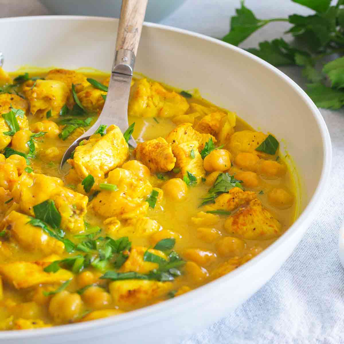 Make this easy turmeric chicken with chickpeas for an easy and quick weeknight dinner.