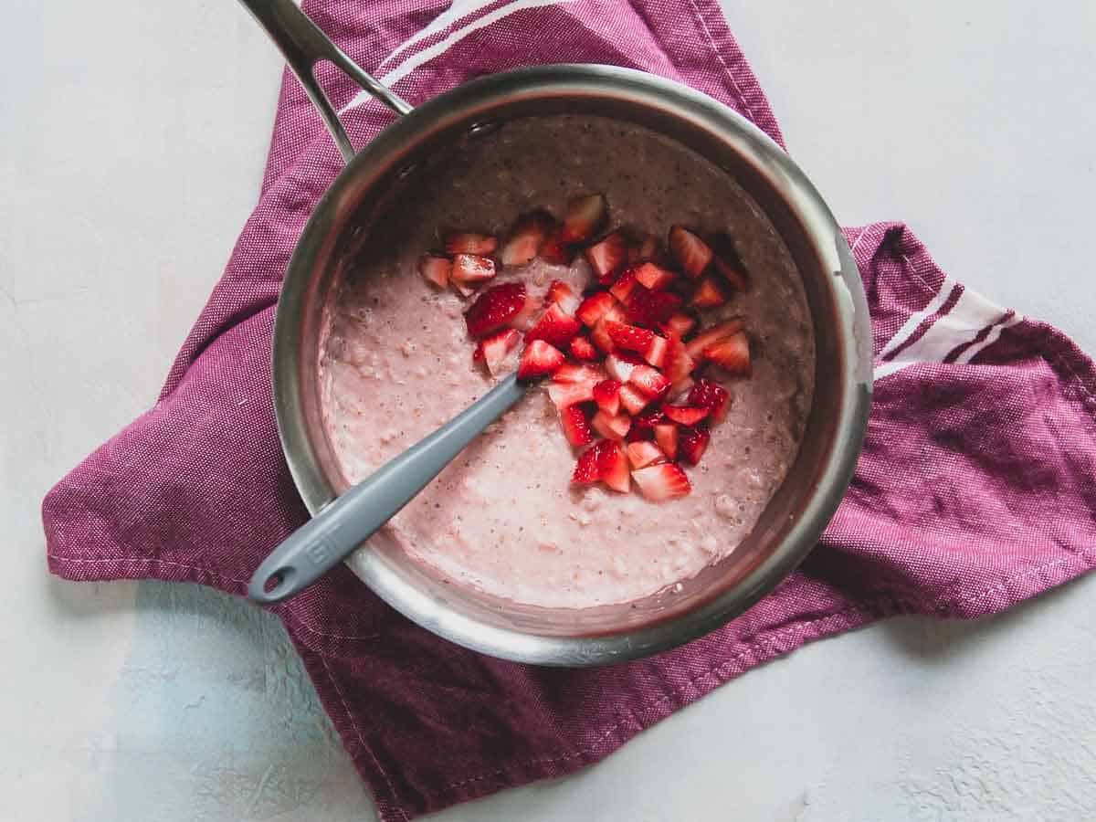 Fresh strawberries make this strawberry oatmeal full of natural flavor and sweetness for a delicious, healthy and seasonal breakfast.