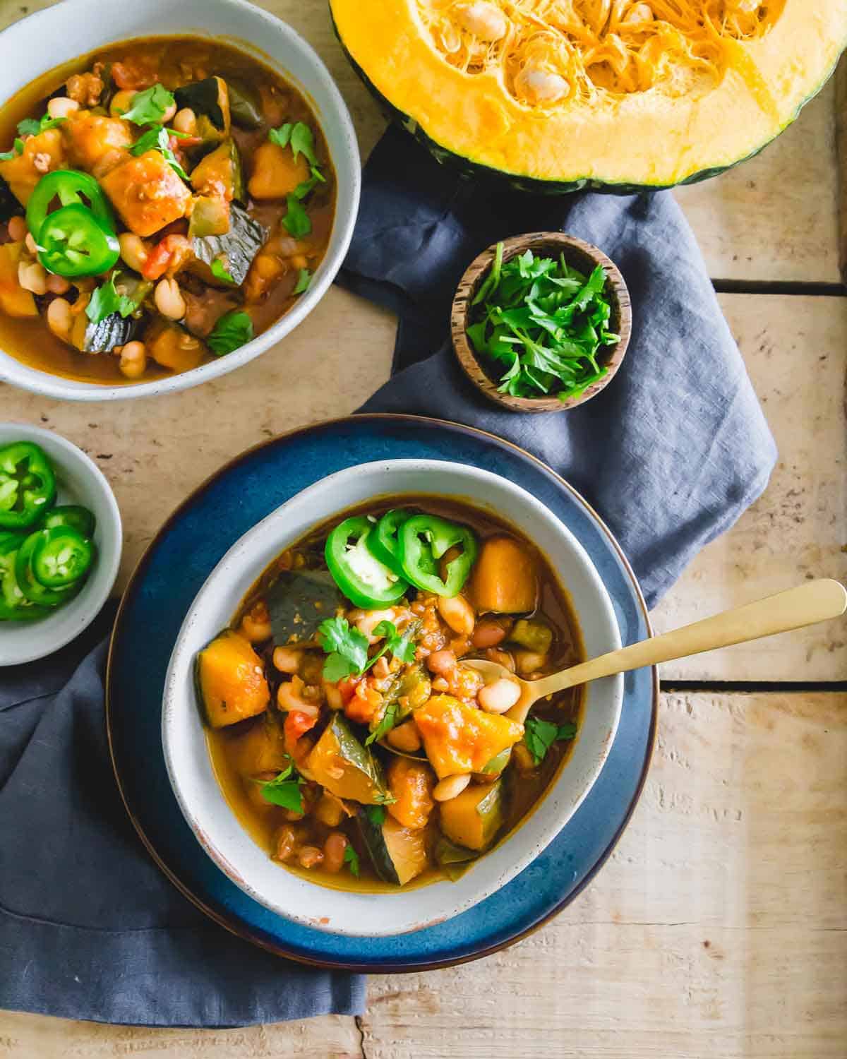 This kabocha squash chili recipe uses an easy slow cooker method so dinner is ready for you at the end of the day. 