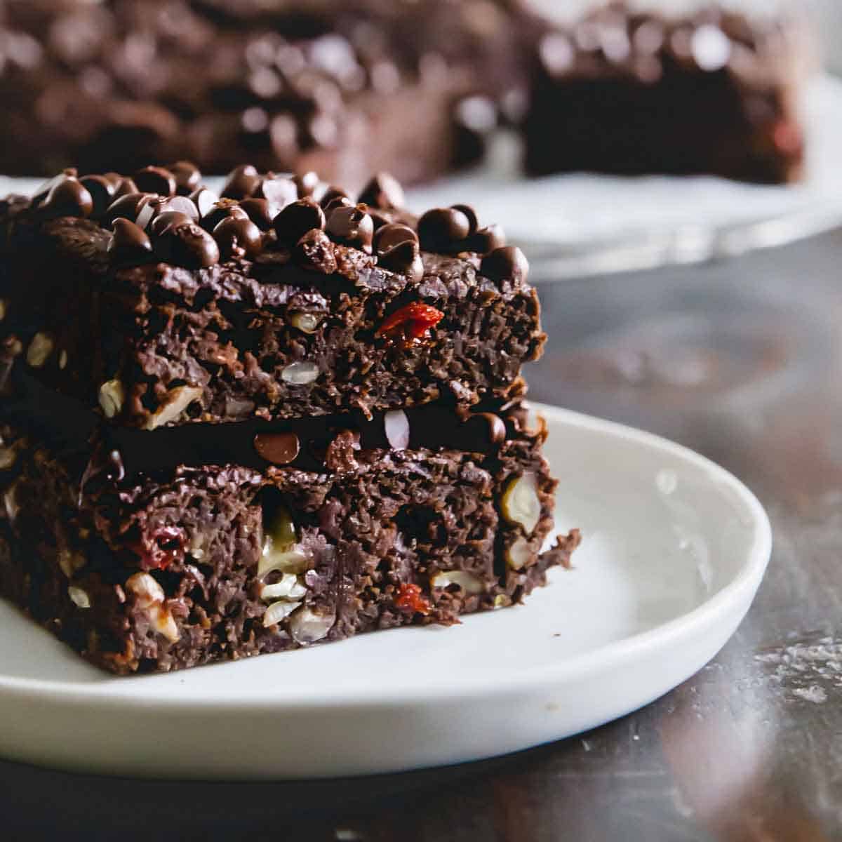 Easy vegan black bean brownie recipe made in just 20 minutes. Decadently fudgy and gluten-free as well!