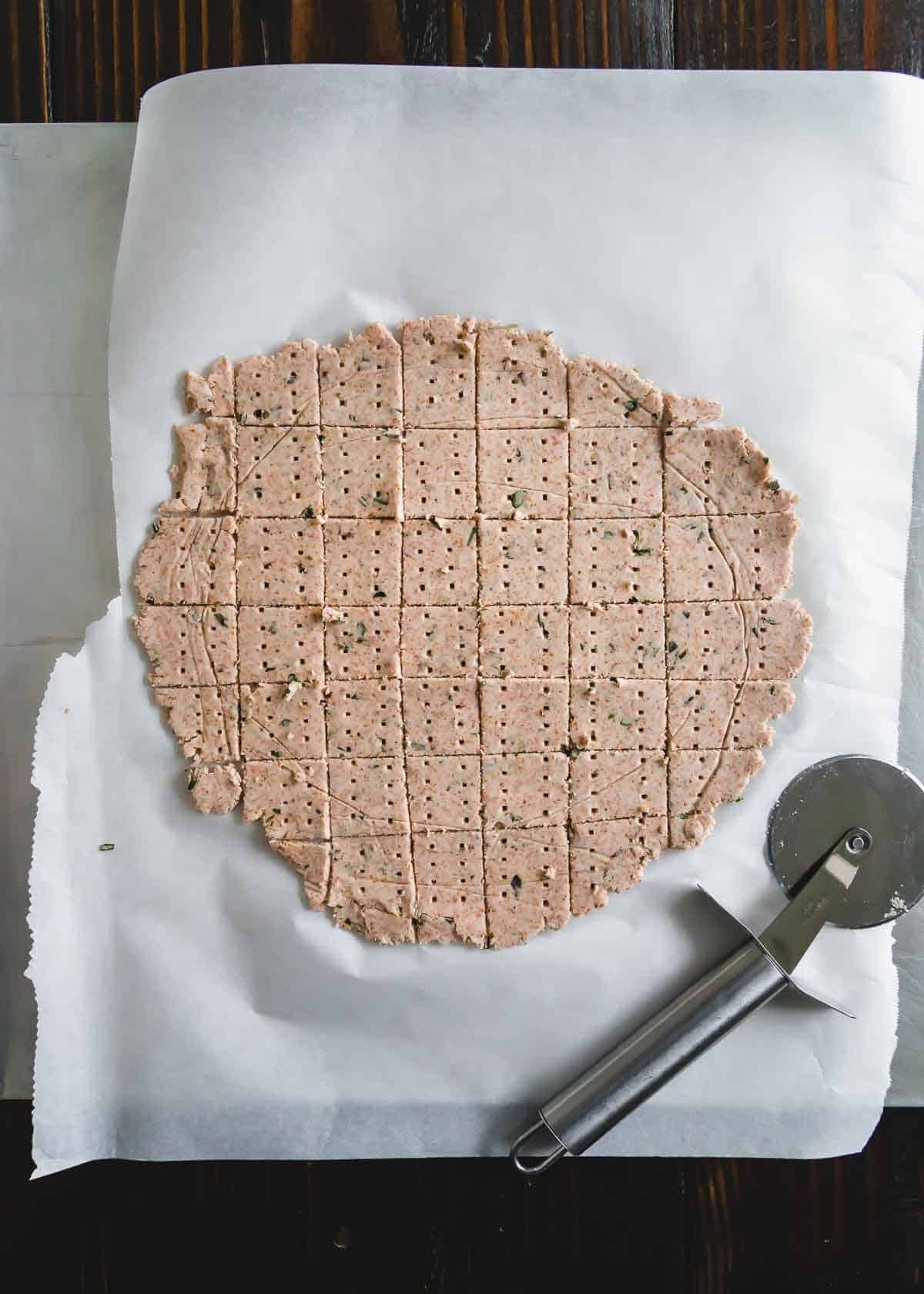 Using almond pulp to make almond pulp crackers