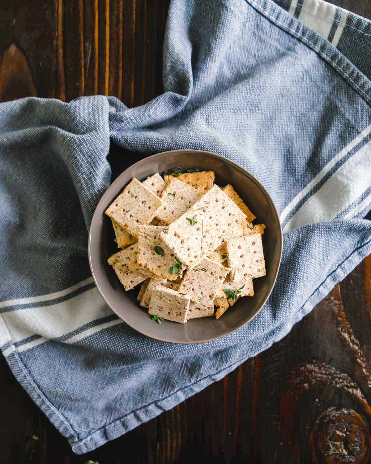 Repurpose almond pulp into these easy homemade almond pulp crackers - vegan and gluten free!