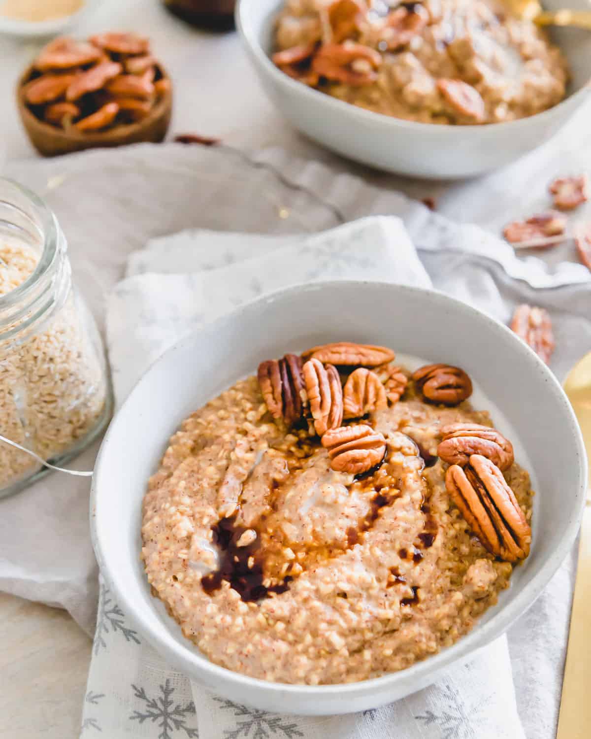 This gingerbread oatmeal is made on the stove-top using chewy steel oats, gingerbread spices and molasses for a true gingerbread taste! 