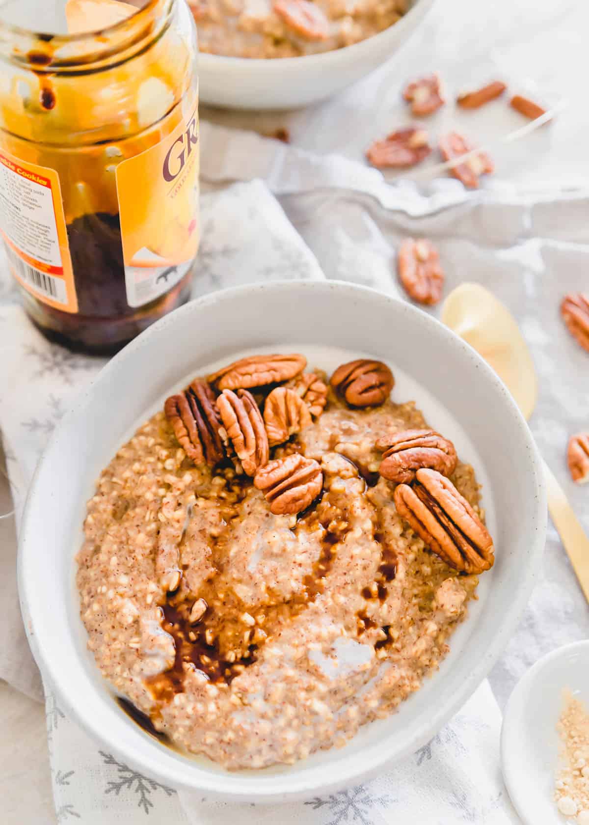 Creamy, cozy gingerbread oats made in 15 minutes on the stove top.
