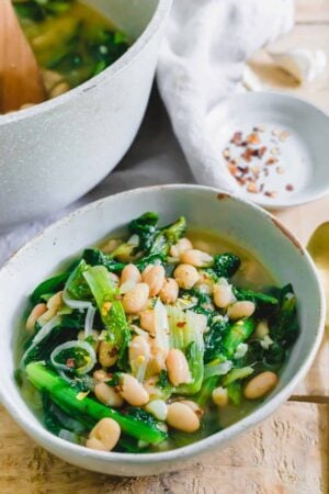 Easy recipe for escarole and white beans