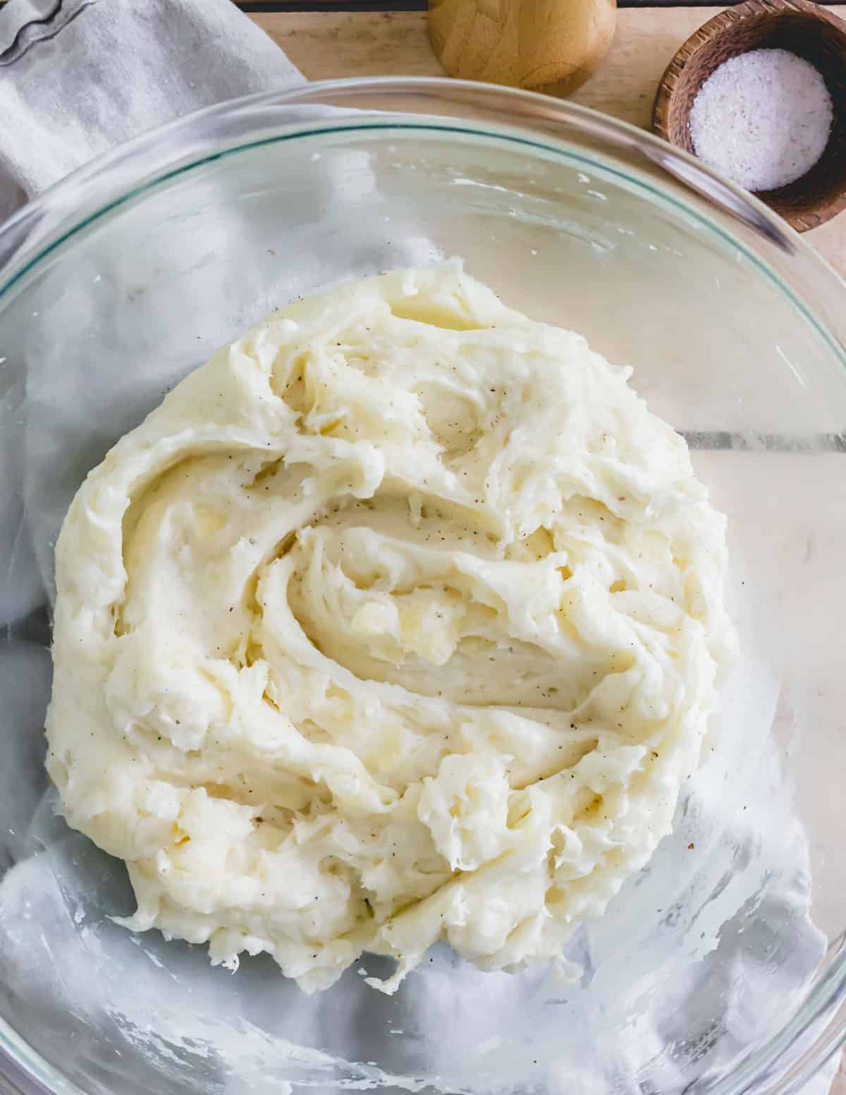 Creamy mashed yuca in a glass bowl.